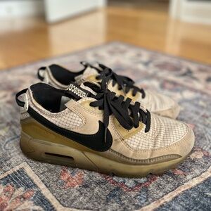 Nike Beige and Black Sneakers